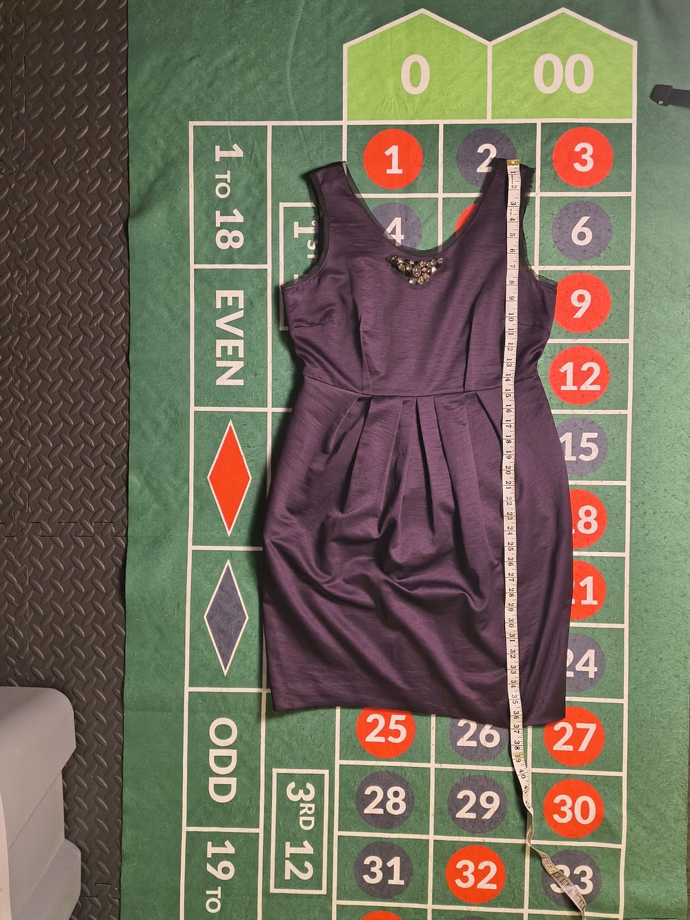 Simply Vera Vera Wang Plum Satin Rhinestone Cocktail Dress Women's Size 8 - Picture 3 of 15